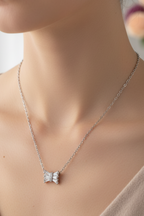 Lifestyle on-neck shot