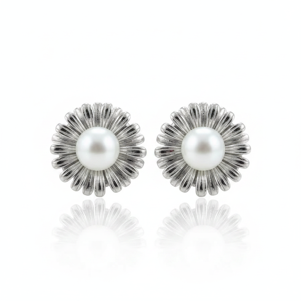 Metallic Daisy Studs – Studio White